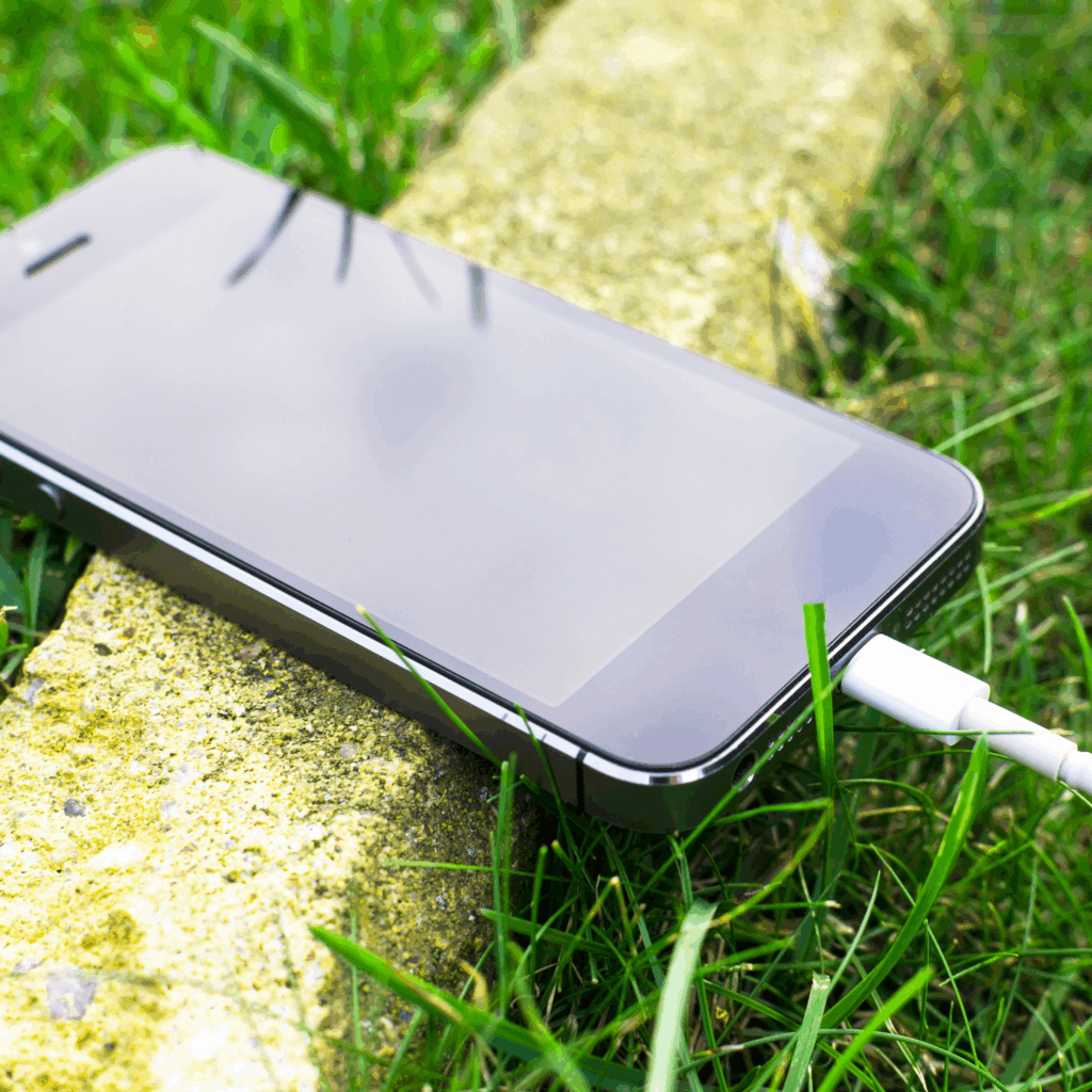 Space Gray Iphone 5s on Brown Bra